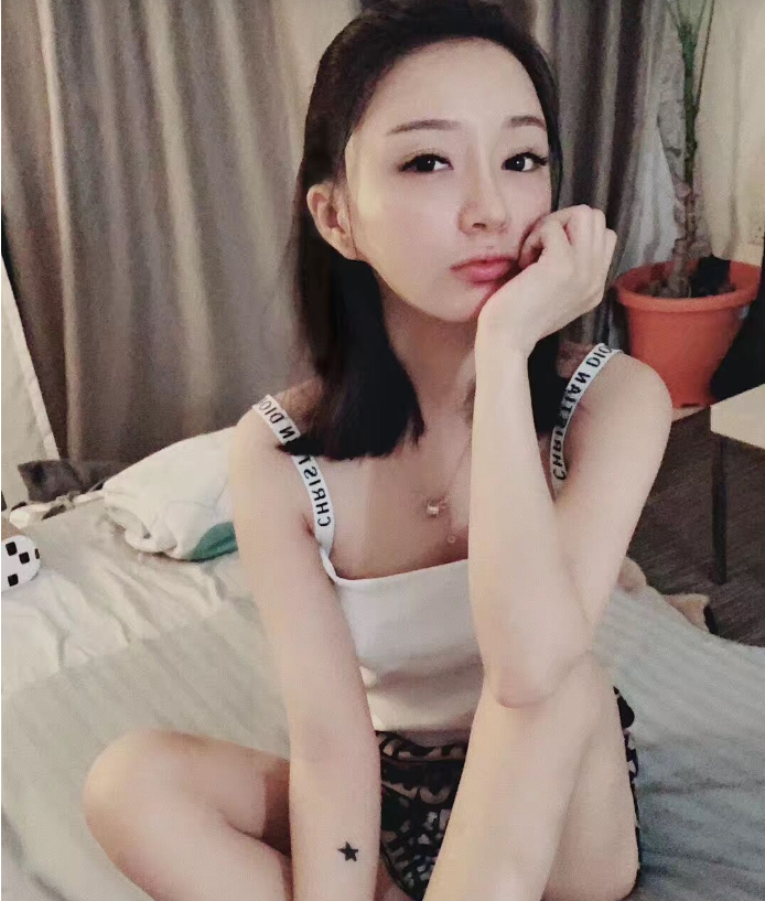 抱草武侯娇小水多嫩妹